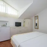 Apartments And Room Maestral *